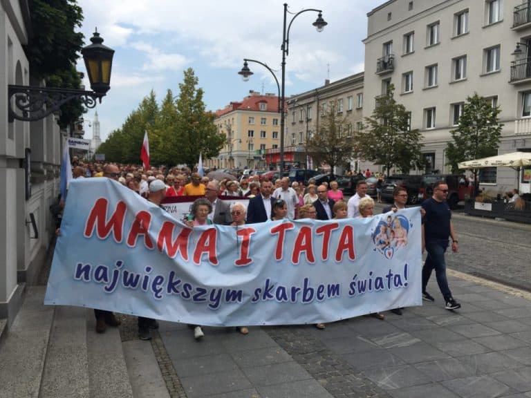 BIałostocki sąd zdecydował, że „Piknik Rodzin” bedący w kontrze do odbywającej się homoparady był legalny