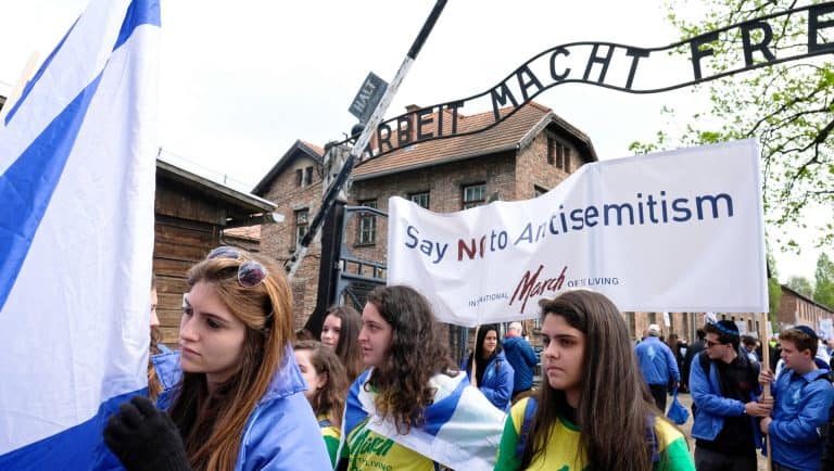 Izraelski pisarz uważa, że wycieczki żydowskich uczniów do Auschwitz powinny zaczynać się w Berlinie by nie było wątpliwości kto był sprawcą Holokaustu