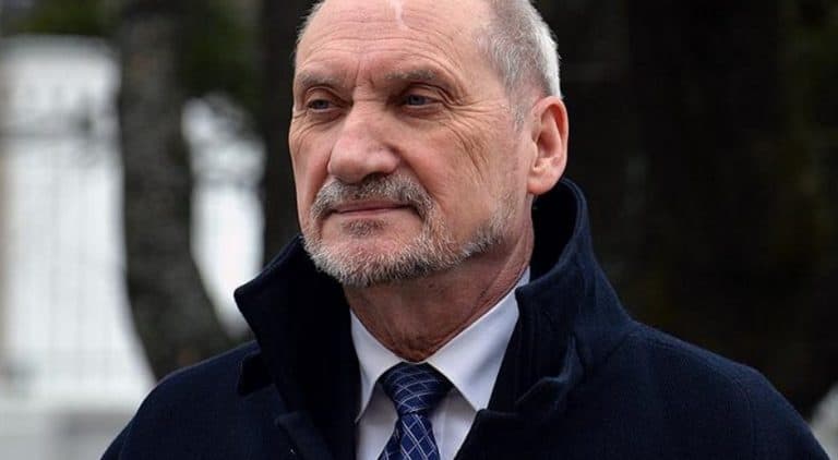 Antoni Macierewicz krytykuje posłów Konfederacji za brak wsparcia wobec ustawy dot. dyscyplinowania sędziów