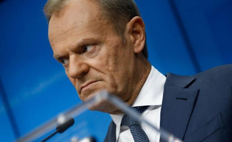 Donald Tusk dalej bawi się w wróżby…