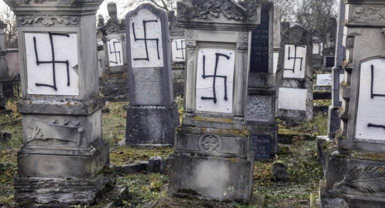 W Niemczech zbezczeszczono żydowskie groby