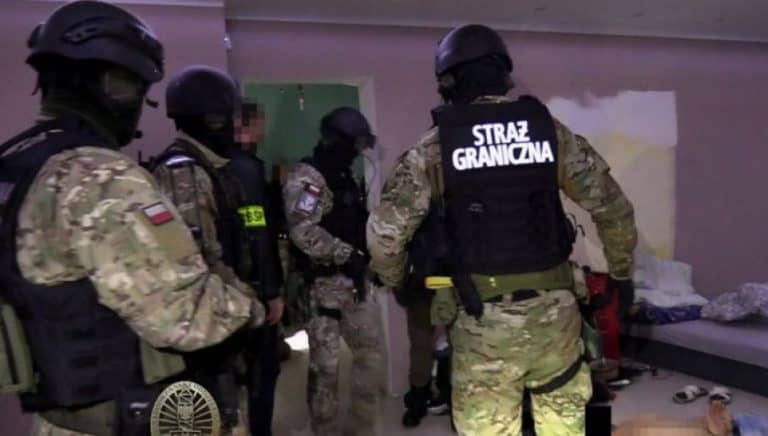 Straż Graniczna rozbiła zorganizowaną grupę przestępczą, która sprowadzała nielegalnych imigrantów