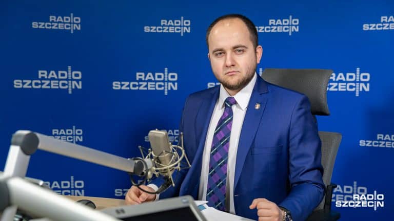 „Podbiegnę i wbiję ci nóż w serce” – Dariusz Matecki otrzymuje telefoniczne groźby
