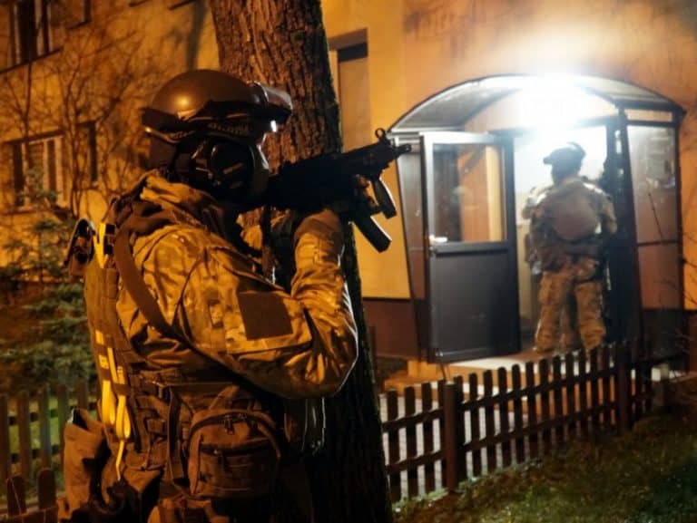 Stołeczni policjanci rozbili gang z Pruszkowa handlujący narkotykami