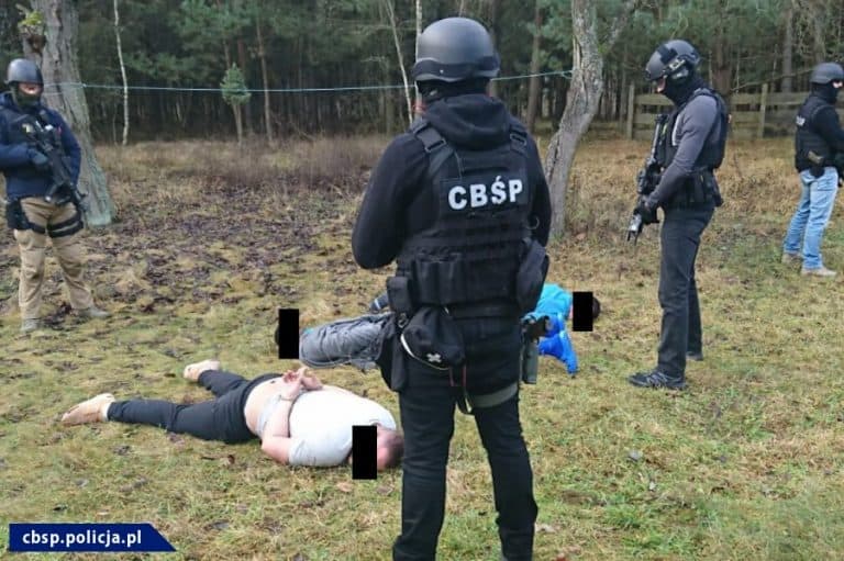 KAS i CBŚP udaremniły największą od lat próbę przemytu narkotyków w UE /film/