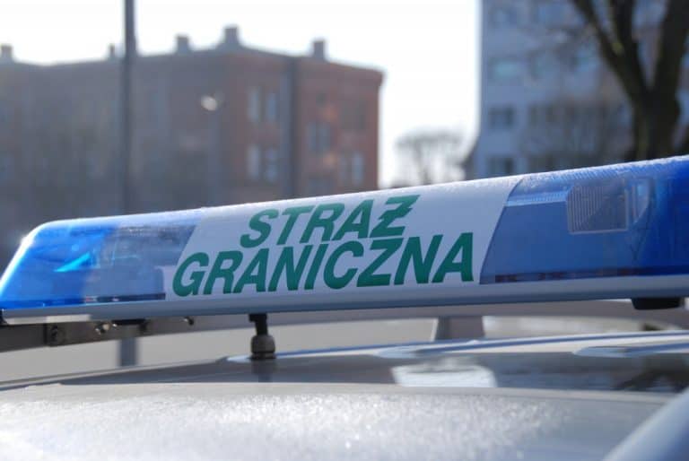 Straż Graniczna zatrzymała trzy osoby, które nielegalnym imigrantom ułatwiały pobyt w Polsce
