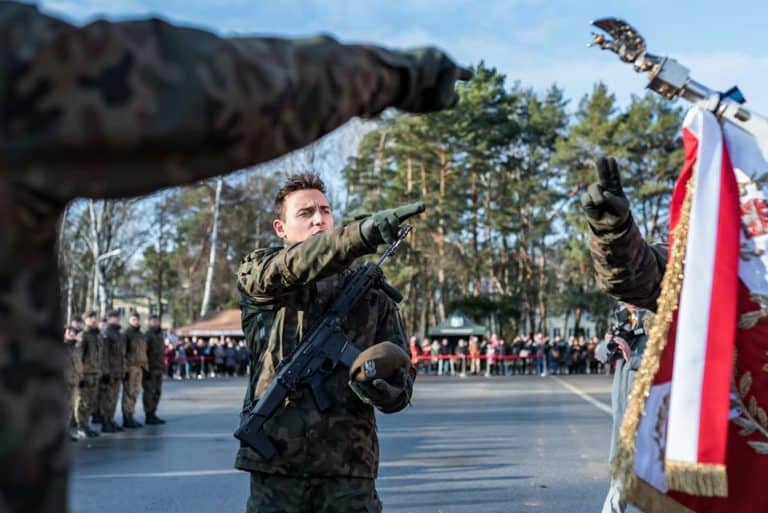 W miniony weekend blisko 300 żołnierzy WOT wypowiedziało słowa roty przysięgi wojskowej