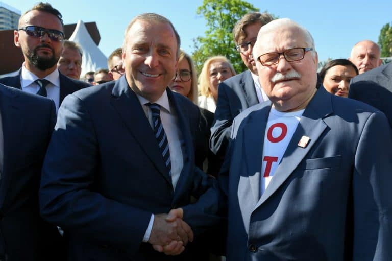 Lech Wałęsa nazywa Grzegorza Schetyne zdrajcą
