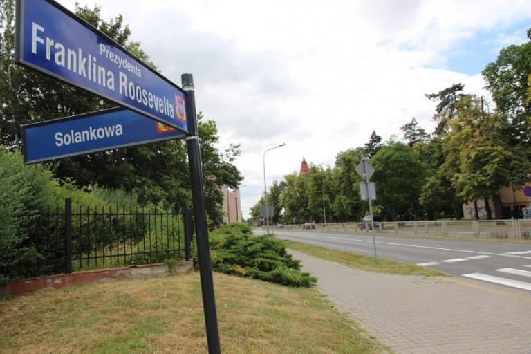 W Inowrocławiu zdemontowano tabliczki informujące o patronacie Franklina Roosevelta