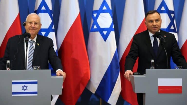 Prezydent Duda w rozmowie z prezydentem Izraela zauważył, że w Yad Vashem pominięto udział Polaków w walce z nazizmem