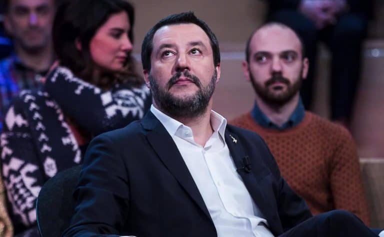 Włoska komisja senacka uchyliła immunitet Matteo Salviniemu. Chodzi o rzekomo nielegalne przetrzymywanie imigrantów na morzu