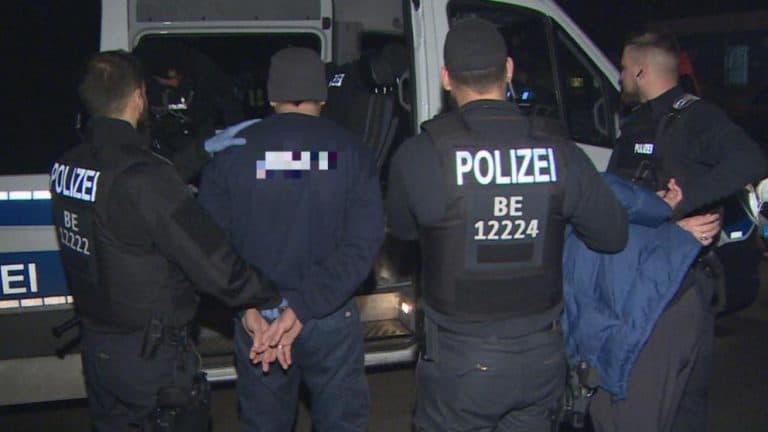 W Niemczech policja przeprowadziła zmasowaną akcję wymierzoną w czeczeńskich islamistów