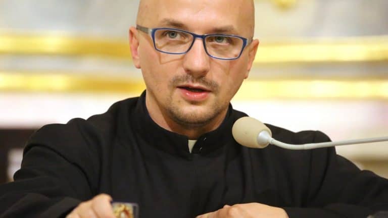 O. Grzegorz Kramer zlikwidował swoje konta w mediach społecznościowych
