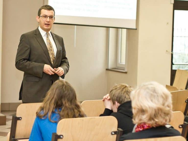 Związany z SLD profesor UW: „Kanibalizm może się okazać racjonalną strategią”