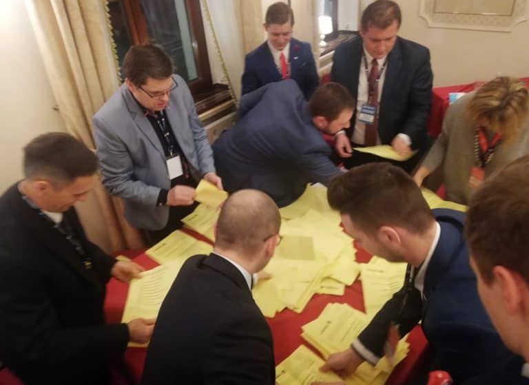 W prawyborach Konfederacji w Szczecinie zwyciężył Grzegorz Braun, który minimalnie wyprzedził Krzysztofa Bosaka