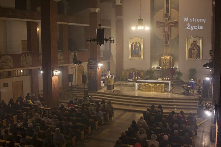 W Rzeszowie nieznany sprawca strzelał do księży podczas kolędy