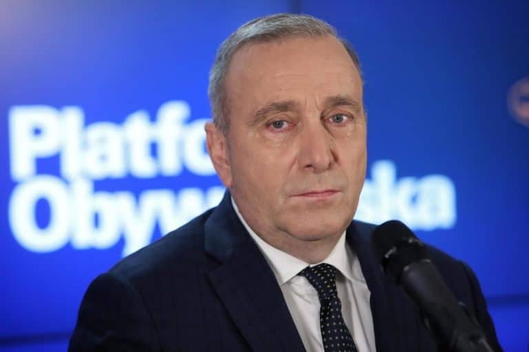 Z gabinetu Grzegorza Schetyny zniknęła… lodówka