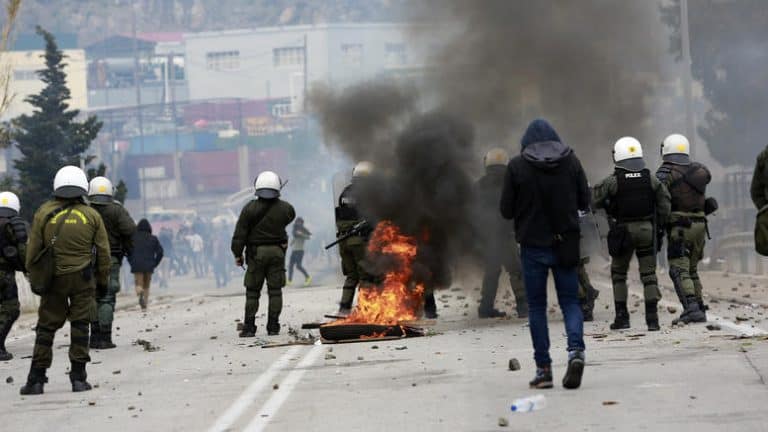 Grecja: policja użyła gazu łzawiącego przeciw protestującym migrantom
