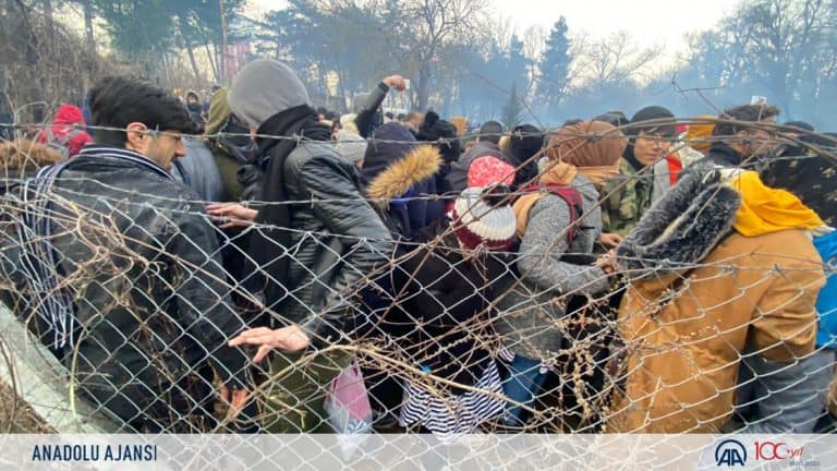 Premier Grecji przestrzegł uchodźców przed nielegalnym przekraczaniem granicy