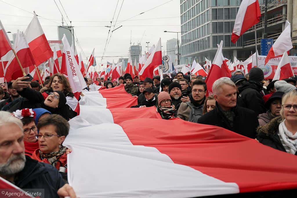 Większość Polaków uważa, że prawo krajowe jest ważniejsze niż unijne