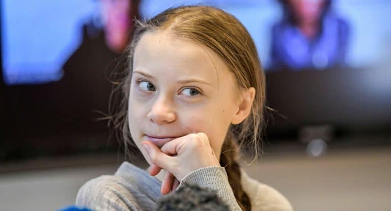 Parlement Europejski doszedł do wniosku, że Greta Thunberg ma super moc. Jest odporna na koronawirusa…