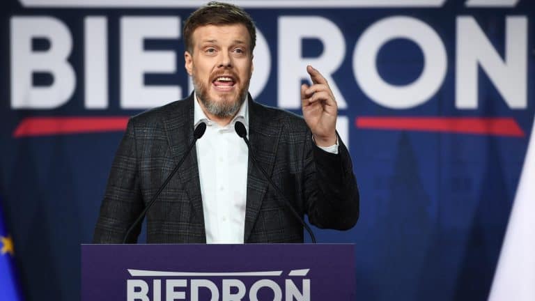 Adrian Zandberg krytykuje Małgorzatę Kidawę-Błońską w sprawie podejścia do pandemii koronawirusa