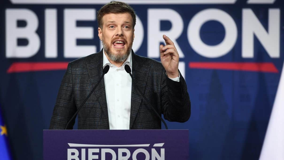 Adrian Zandberg krytykuje Małgorzatę Kidawę-Błońską w sprawie podejścia do pandemii koronawirusa