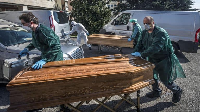 Kolejne dramatyczne doniesienia z Włoch – tysiące nowych zakażeń, setki zgonów