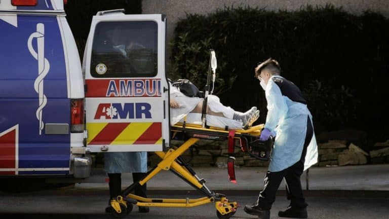 Stany Zjednoczone przegrywają wojnę z koronawirusem
