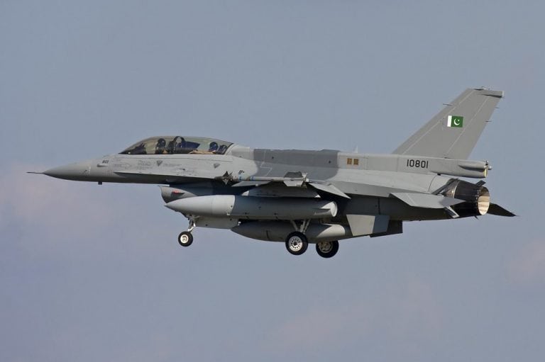 Pakistański F-16 rozbił się podczas lotu treningowego