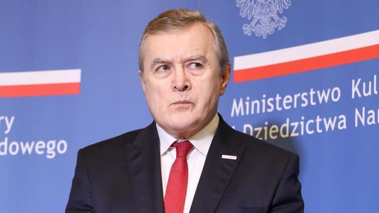 Gliński: Będziemy musieli najprawdopodobniej wprowadzić jeszcze bardziej rygorystyczne przepisy
