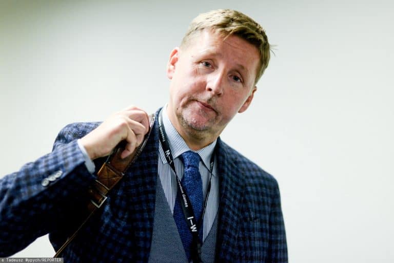 Marek Migalski przyznał, że… celowo chodzi po galeriach i kaszle na ludzi…