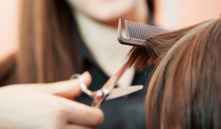 Otwarcie salonów fryzjerskich najwcześniej za dwa tygodnie