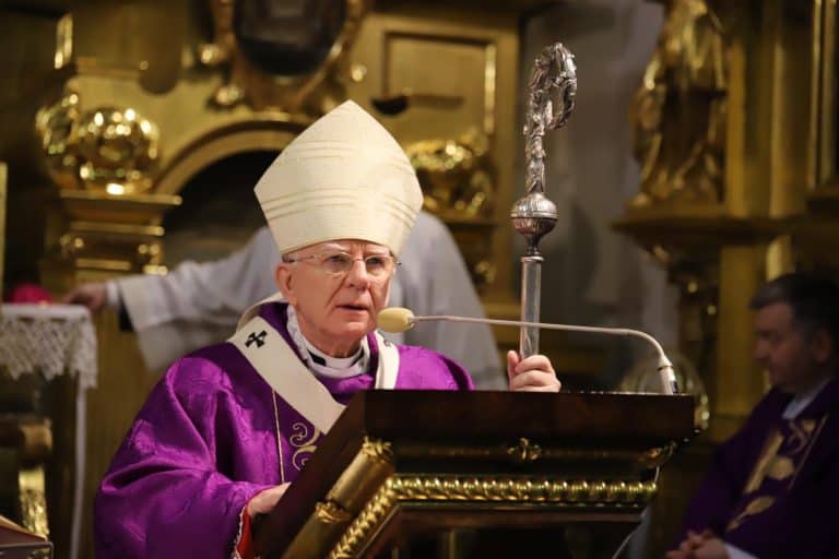 Nie będzie śledztwa ws. słów abp. Jędraszewskiego o „tęczowej zarazie”