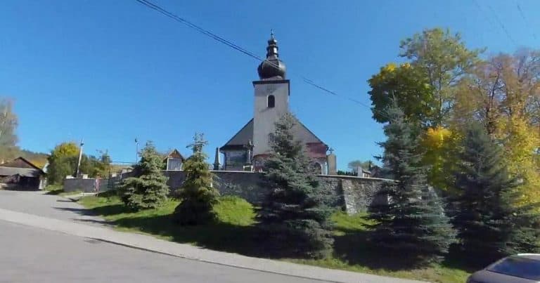 Proboszcz parafii w Sromowcach Wyżnych ukarany przez sanepid karą 10 tys. zł za odprawienie mszy św.