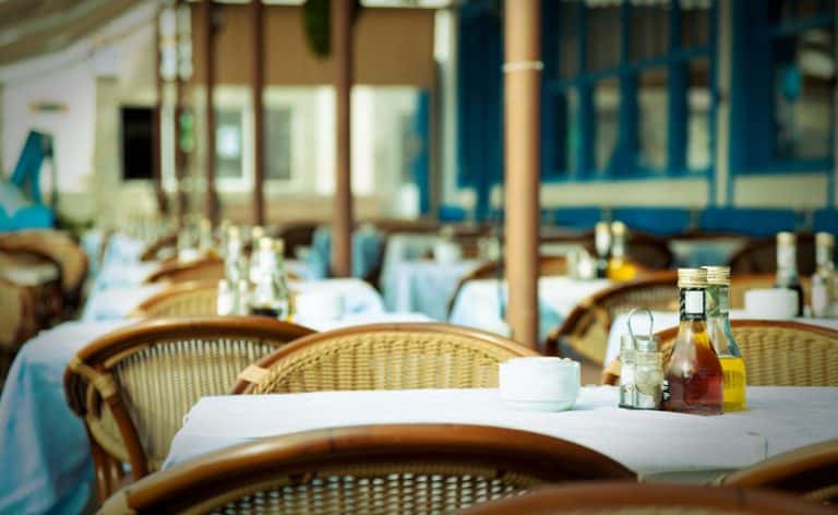 Czesi otwierają restauracje i sklepy