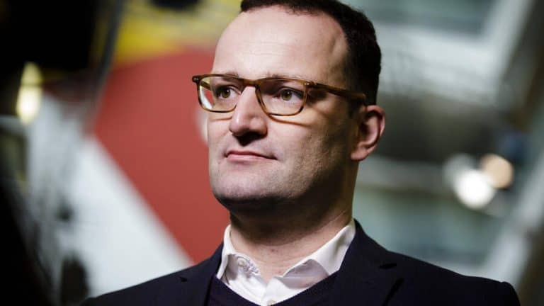 Czy niemieckie władze będą szczepić swoich obywateli przed koronawirusem „na siłę”?