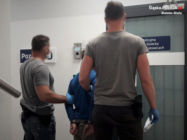 Młodzi chłopcy nękali, bili i wymuszali pieniądze od upośledzonych mężczyzn