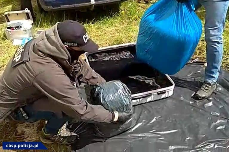 Policjanci CBŚP przejęli 28 kg marihuany, amfetaminę, metamfetaminę, kokainę czy tabletki MDM