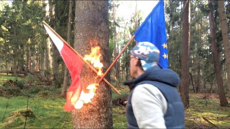 Apel o wszczęcie z urzędu postępowania wobec działacza LGBT, który spalił polską flagę