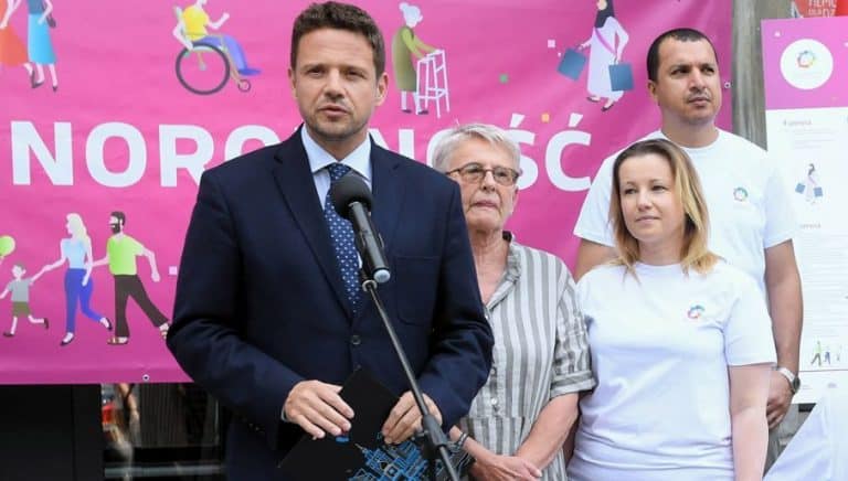 Trzaskowski dziwi się, że media publiczne interesują się życiorysem słynnej agentki Jolanty Gontarczyk