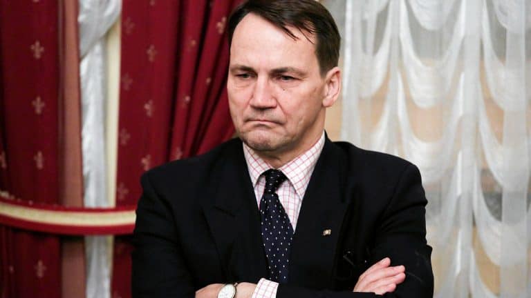 Sikorski do Pawłowicz: „Zamknij się, wariatko”