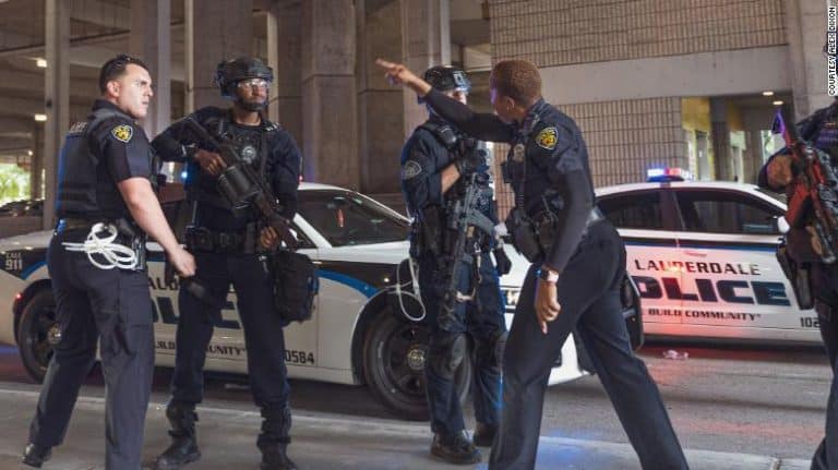 USA: Policjanci z Florydy odmawiają klękania przed zwolennikami Black Lives Matter