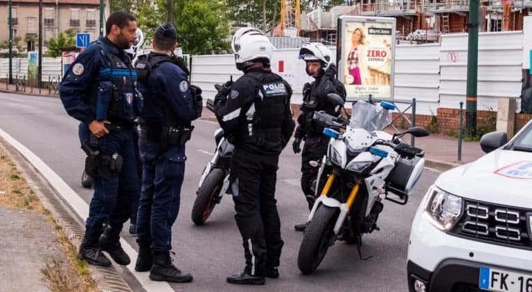 Francuscy policjanci protestują przeciwko oskarżaniu ich o rasizm