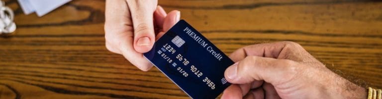 Po pandemii koronawirusa w bankach nastąpiła fala masowych zwolnień