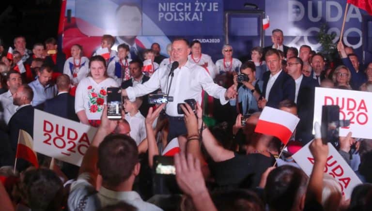 Sondaż late poll. Andrzej Duda powiększa przewagę