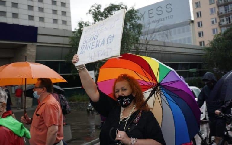 Aktywiści LGBT, feministki i antifiarze do Andrzeja Dudy: WyPAD