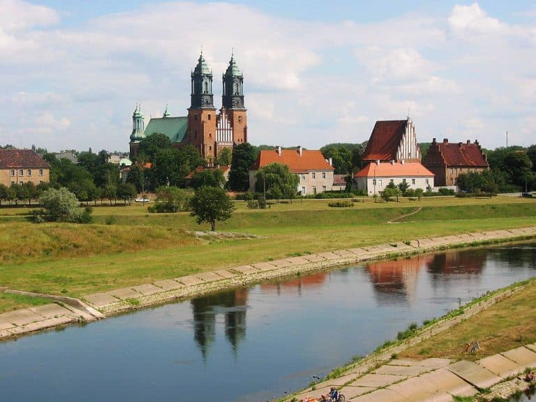 Wał obronny z czasów Mieszka I odkryty na poznańskim Ostrowie Tumskim