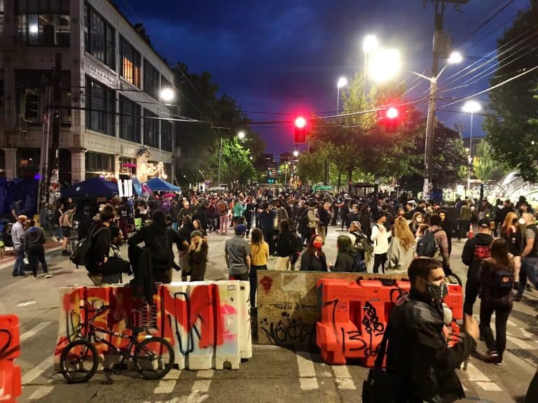 W Seattle zapanowała anarchia: gwałty, rabunki i wszelkiego rodzaju akty przemocy