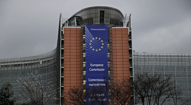 Komisja Europejska zakazuje „nieprzyjmowania imigrantów”